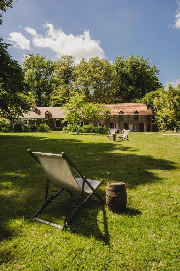 Domaine De Montizeau Bed & Breakfast Lailly-en-Val Exterior photo